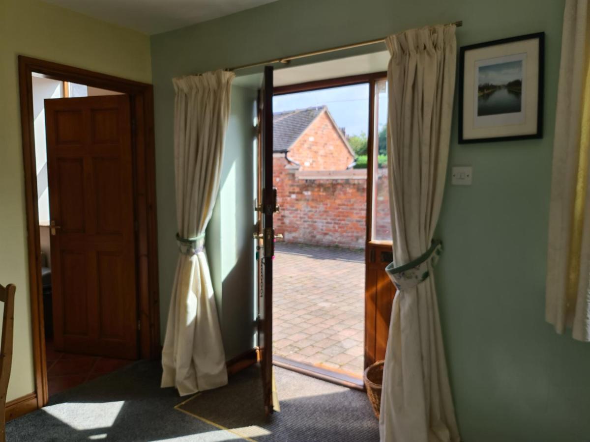 Never To Be Booked Apartment Йорк Екстериор снимка